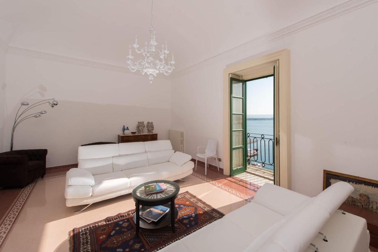 Duomo Seaside Deluxe Apartment By Ortigia Apartments Syracuse Eksteriør billede