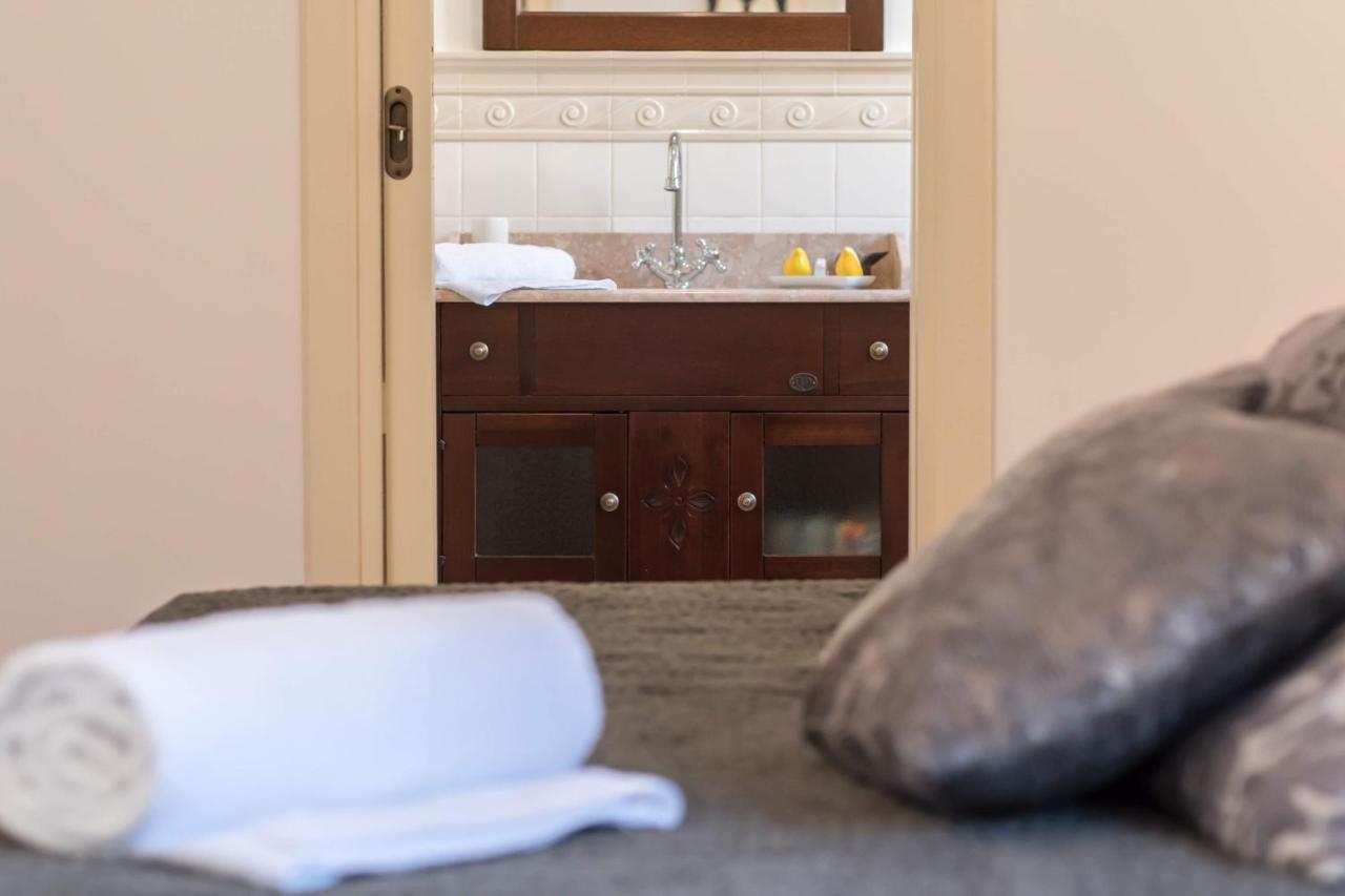 Duomo Seaside Deluxe Apartment By Ortigia Apartments Syracuse Eksteriør billede