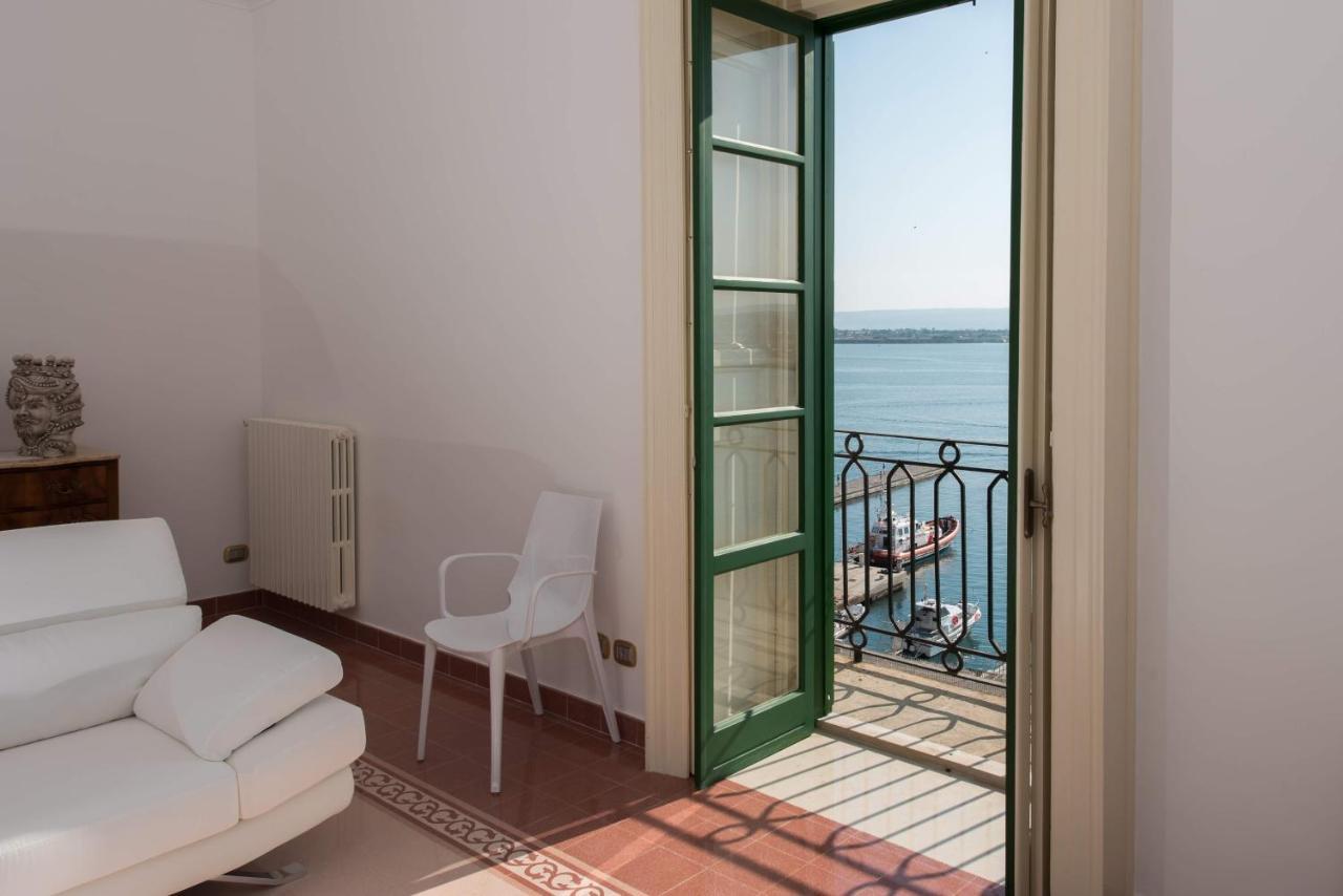 Duomo Seaside Deluxe Apartment By Ortigia Apartments Syracuse Eksteriør billede