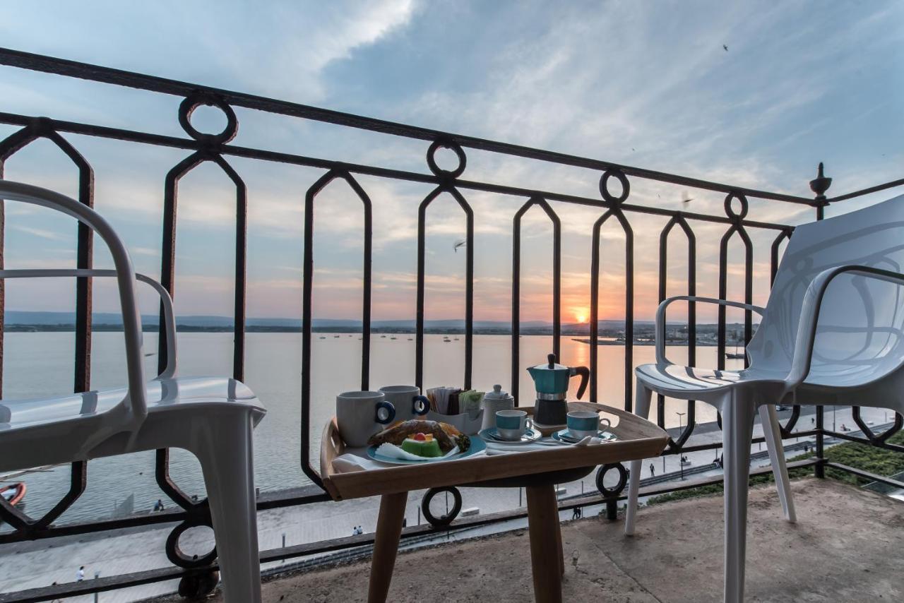 Duomo Seaside Deluxe Apartment By Ortigia Apartments Syracuse Eksteriør billede