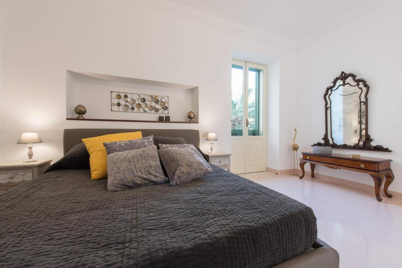 Duomo Seaside Deluxe Apartment By Ortigia Apartments Syracuse Eksteriør billede