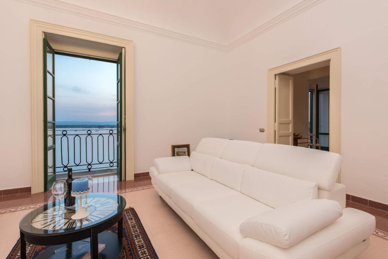 Duomo Seaside Deluxe Apartment By Ortigia Apartments Syracuse Eksteriør billede