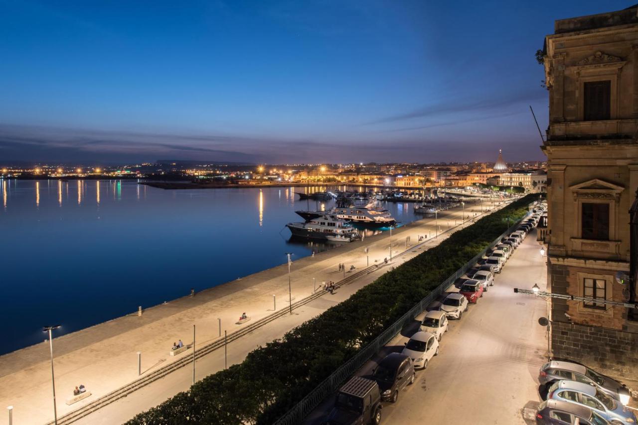 Duomo Seaside Deluxe Apartment By Ortigia Apartments Syracuse Eksteriør billede